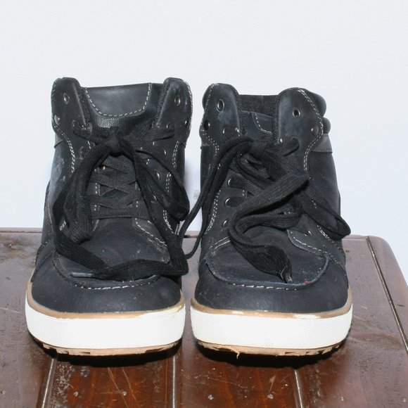 Boys Sonoma Sneakers-Medium.  EXCELLENT condition. - Picture 3 of 4